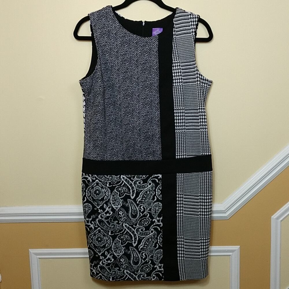 Jolie Sleeveless Black & White Sheath Dress size 8
